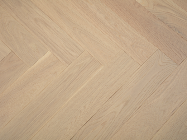 Vidar Hardwood Plank American Oak Herringbone Character Collection Naked Oak 5" x 3/4" x 30" |18 mm Thickness